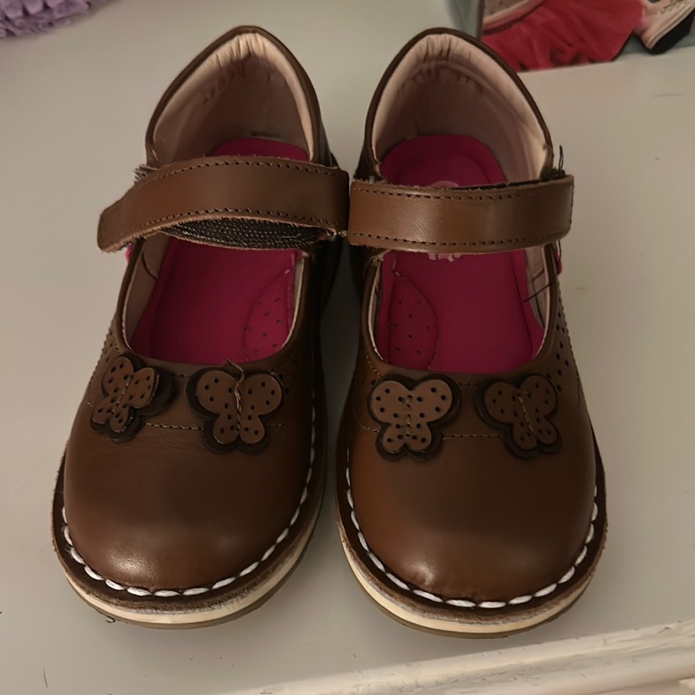Brown Leather Dress Shoes with Butterfly Accents